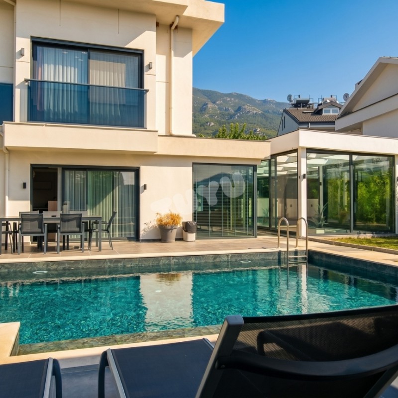 Villa Tuyu 10-80 / Dakumi
