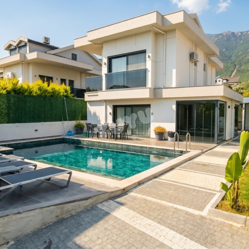 Villa Tuyu 10-80 / Dakumi
