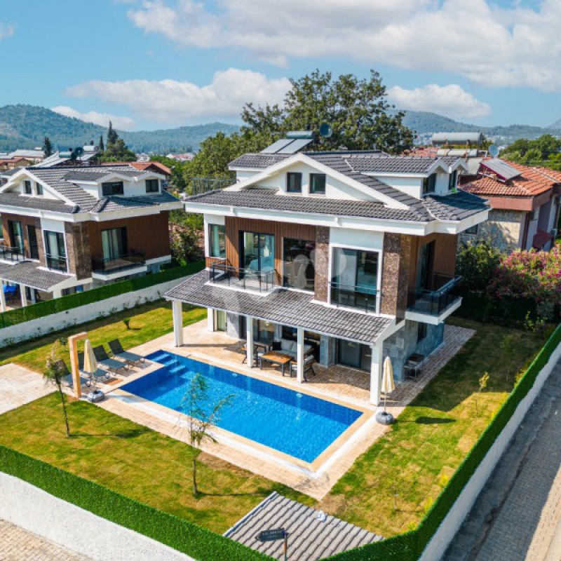 Villa Tuyu 10-31 / Şira