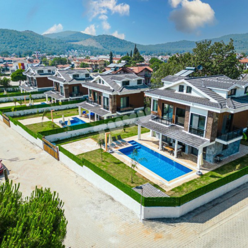Villa Tuyu 10-31 / Şira
