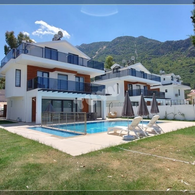 Villa Tuyu 10-52 / Ruken