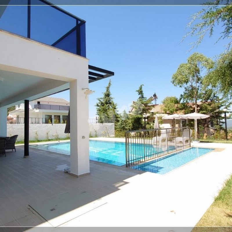Villa Tuyu 10-52 / Ruken