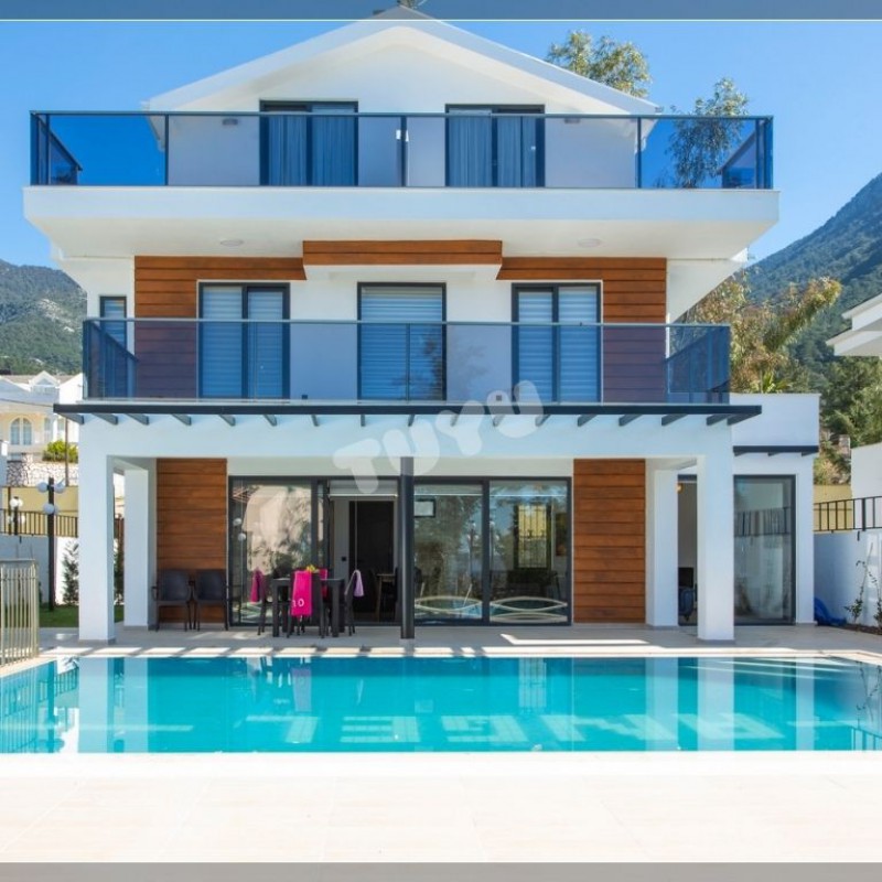 Villa Tuyu 10-51 / Berzan