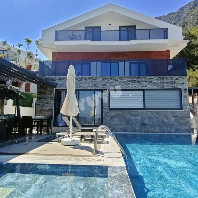 Villa Tuyu 10-53 / Angel Prestige H
