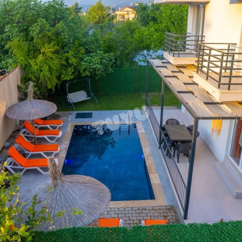 Villa Tuyu 10-72 / Kalipso 2