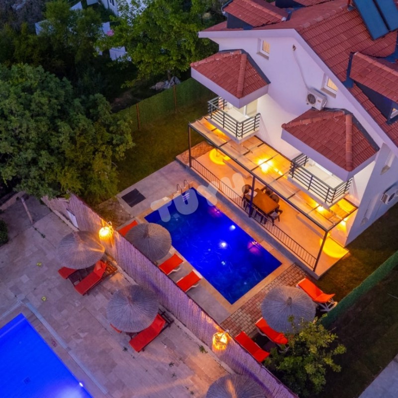 Villa Tuyu 10-72 / Kalipso 2