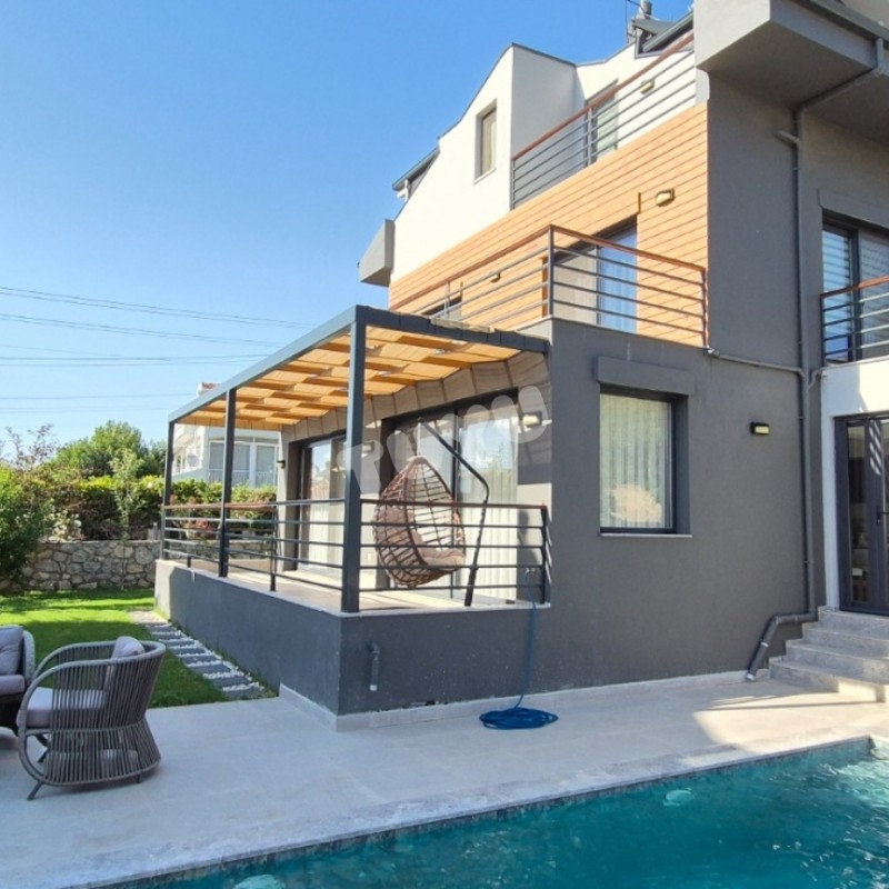 Villa Tuyu 10-73 / Likya Milay