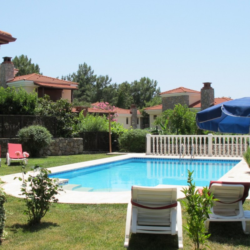 Villa Tuyu 10-90 / Araxa 20
