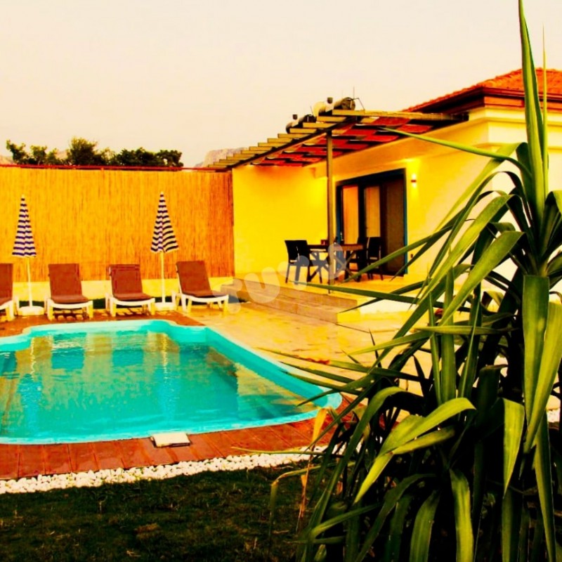Villa Tuyu 14-11 / Zümrüdi