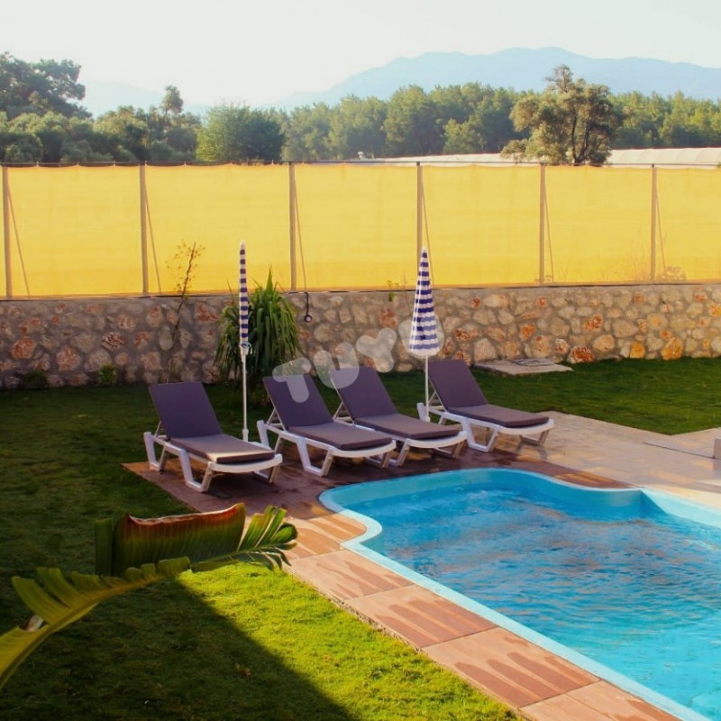 Villa Tuyu 14-12 / Yakuti