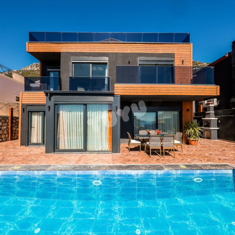 Villa Tuyu 16-24 / Elmas