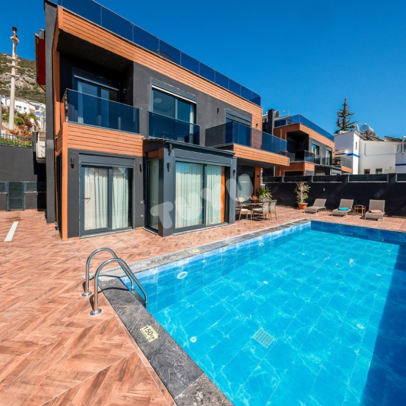 Villa Tuyu 16-24 / Elmas