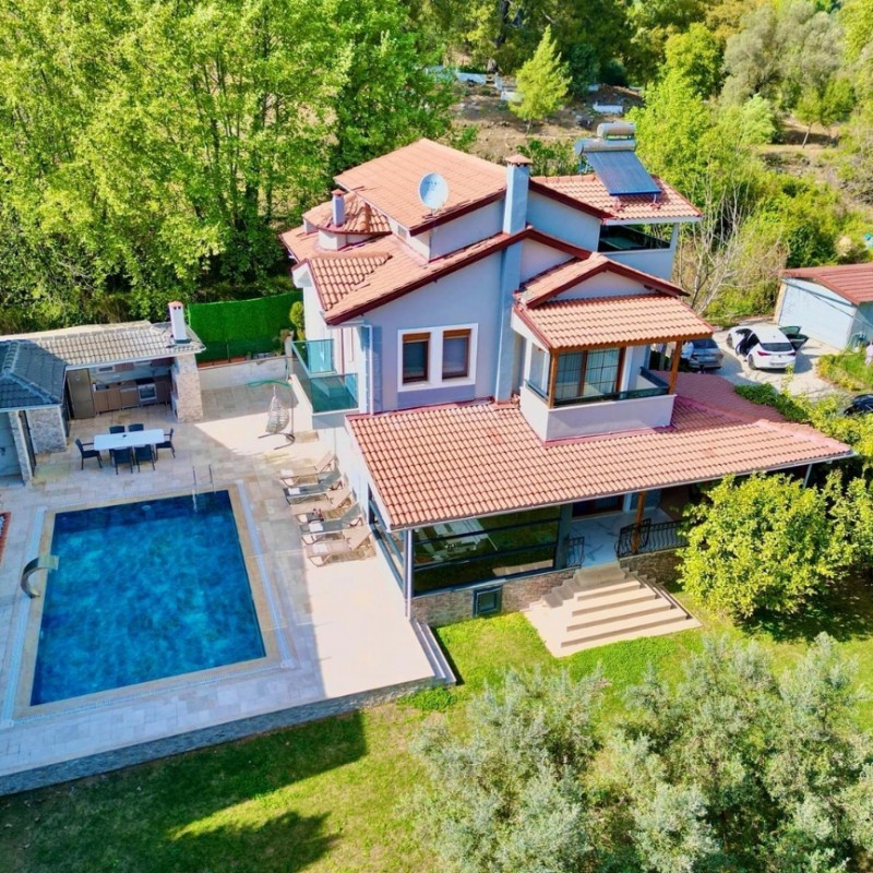 Villa Tuyu 5-6 / Amour