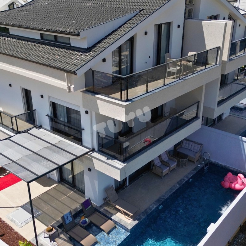 Villa Tuyu 6-13 / Karakaya