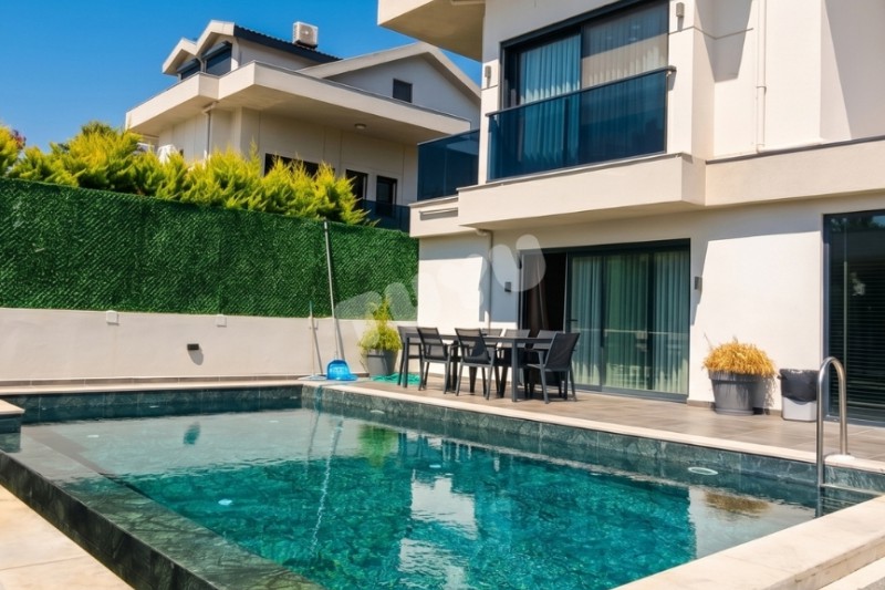 Villa Tuyu 10-80 / Dakumi