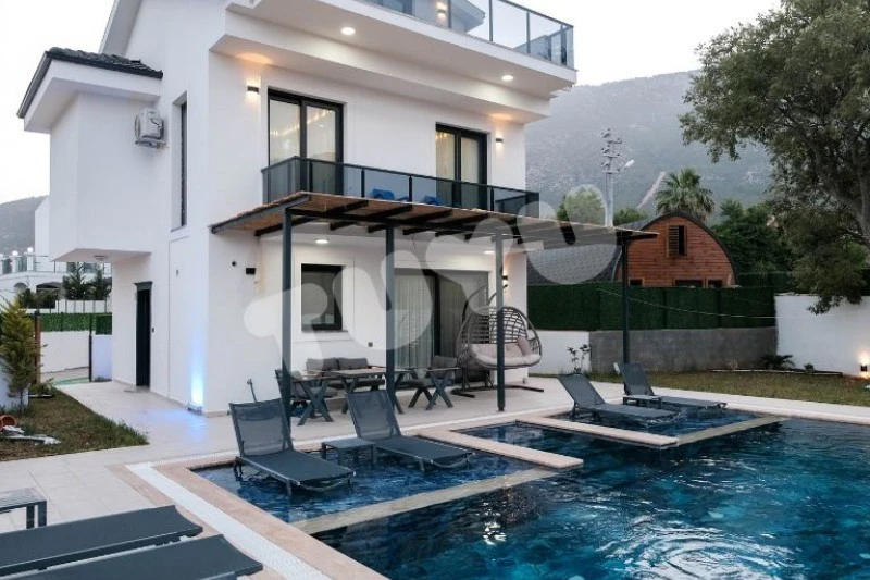 Villa Tuyu 10-23