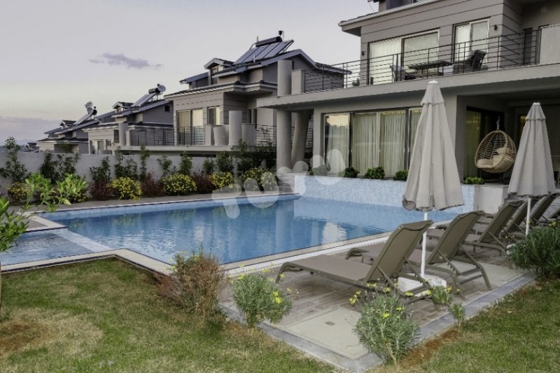 Villa Tuyu 10-62 / Oscar