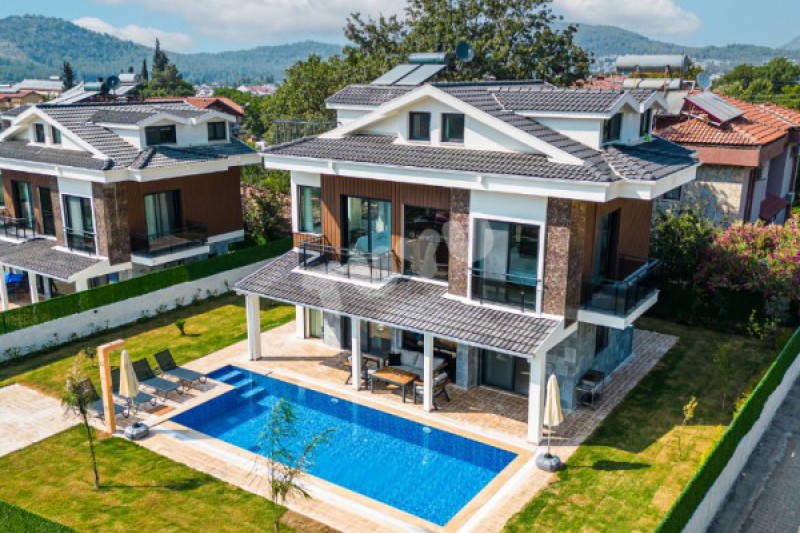 Villa Tuyu 10-31 / Şira