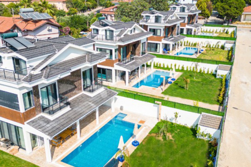 Villa Tuyu 10-31 / Şira