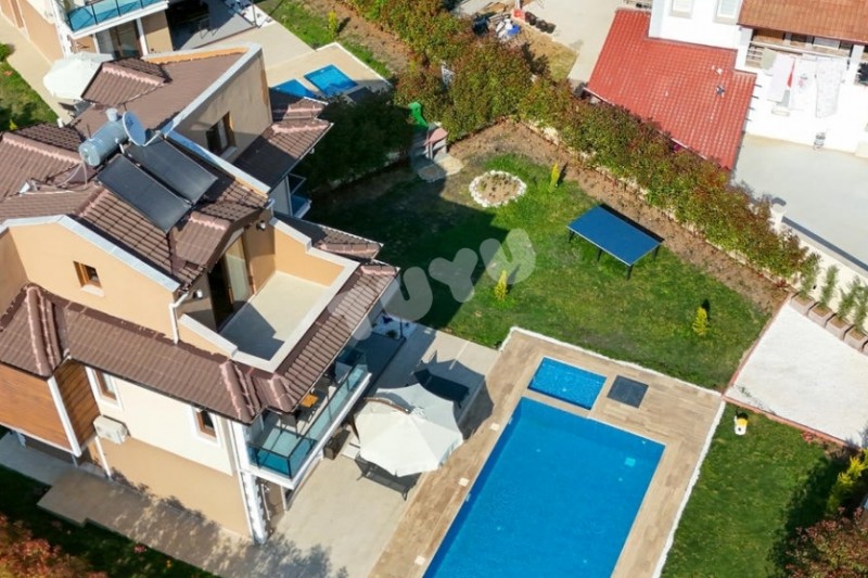 Villa Tuyu 10-35