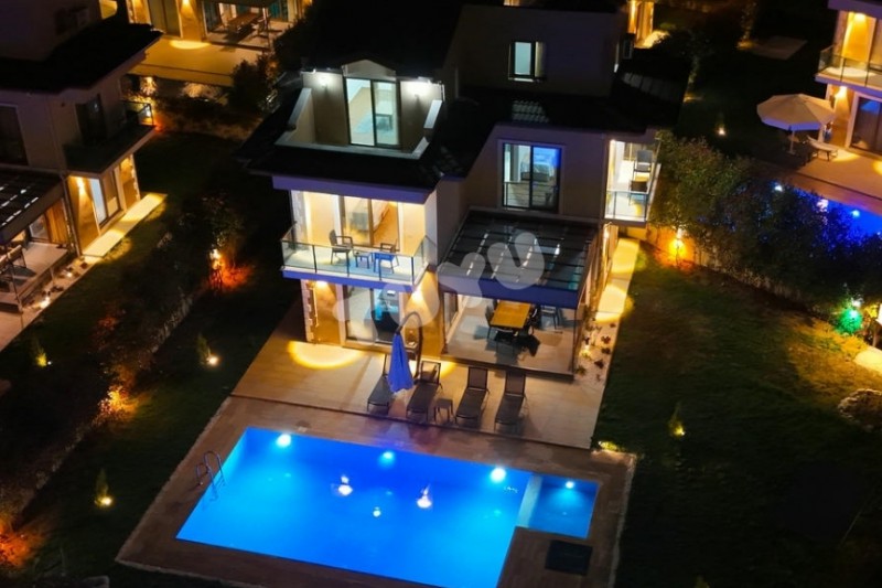 Villa Tuyu 10-37