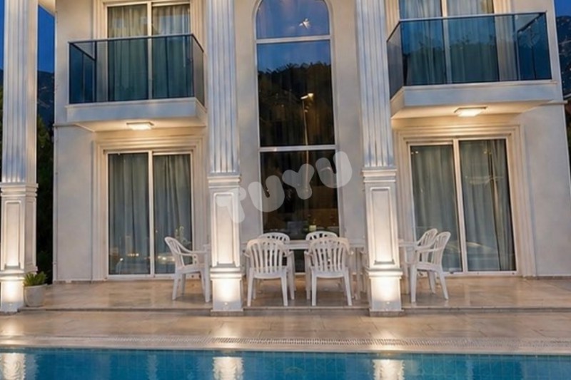 Villa Tuyu 10-45 / Diva
