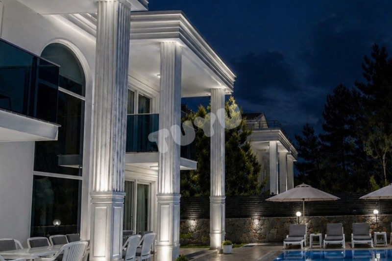 Villa Tuyu 10-45 / Diva