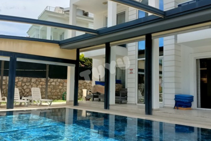 Villa Tuyu 10-48 \ Arda