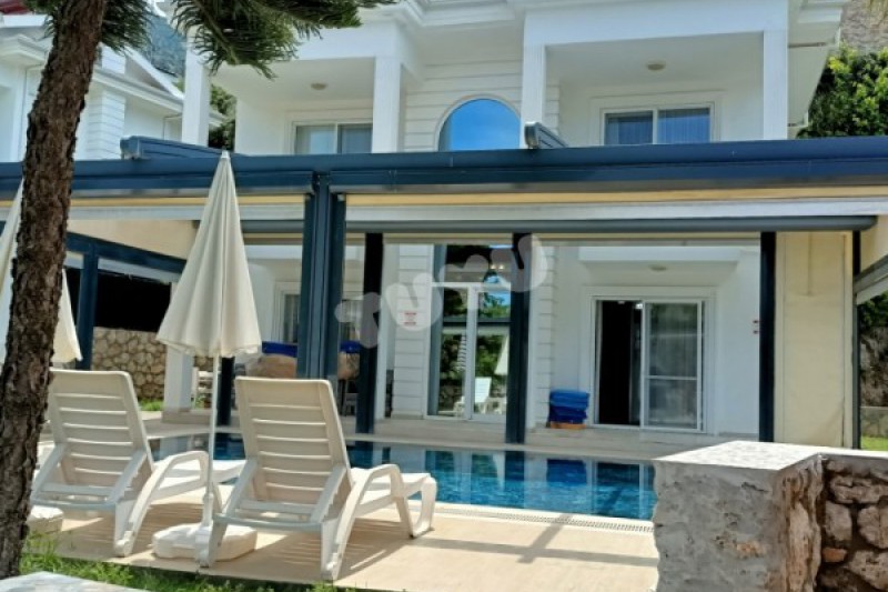 Villa Tuyu 10-48 \ Arda