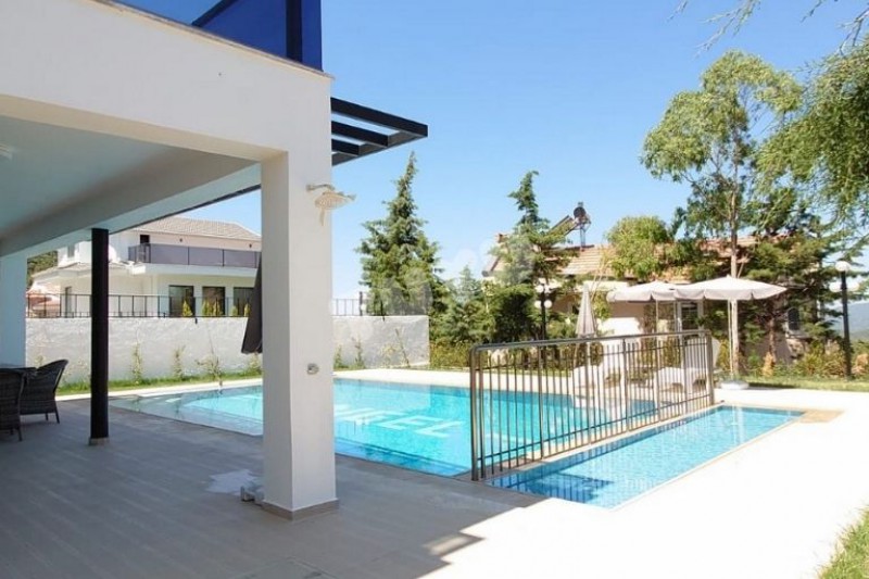 Villa Tuyu 10-52 / Ruken
