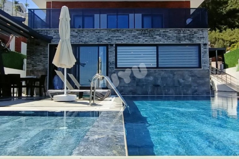 Villa Tuyu 10-53 / Angel Prestige H