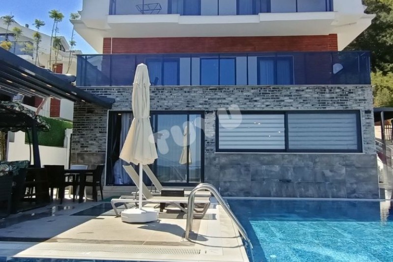 Villa Tuyu 10-53 / Angel Prestige H