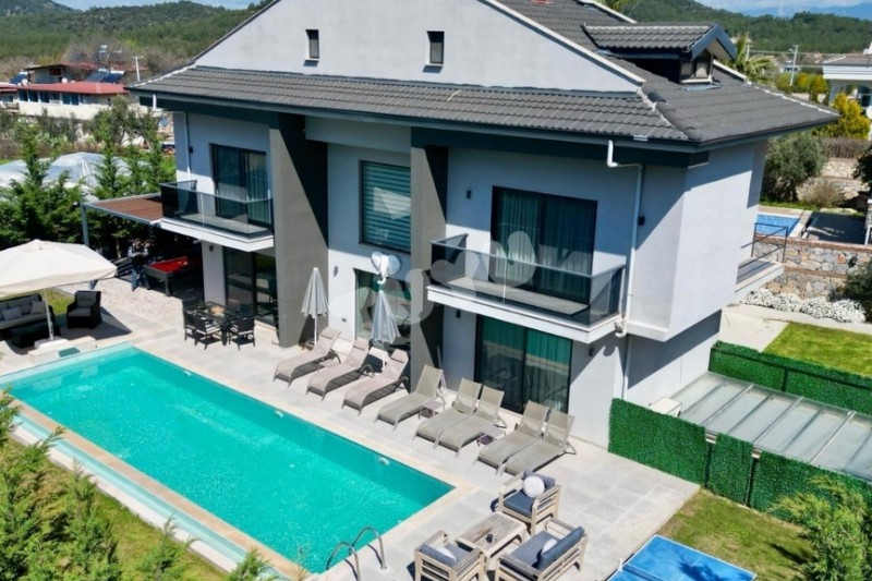 Villa Tuyu 10-54 / Maya Premium