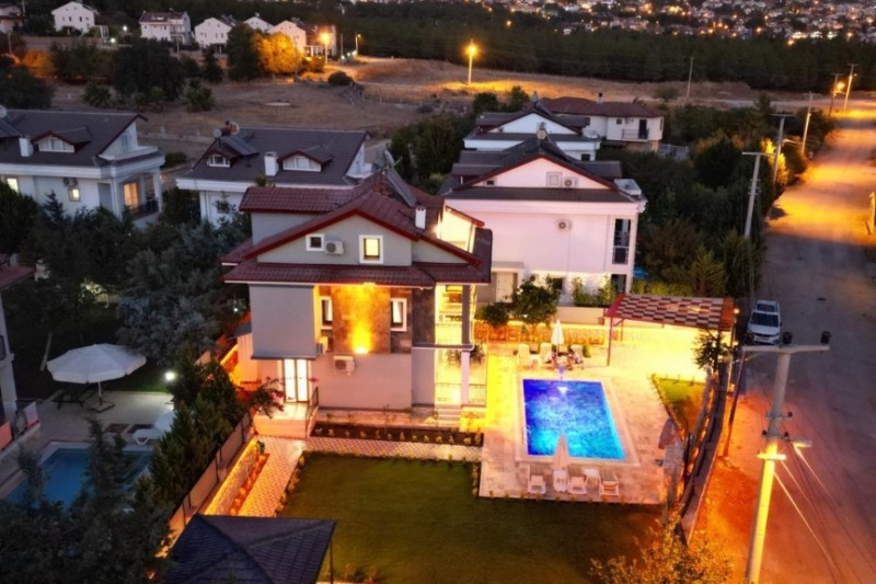 Villa tuyu 10-55 / Amour