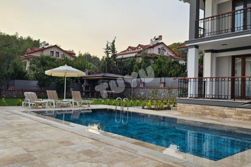 Villa tuyu 10-55 / Amour
