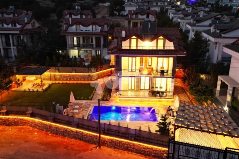 Villa tuyu 10-55 / Amour