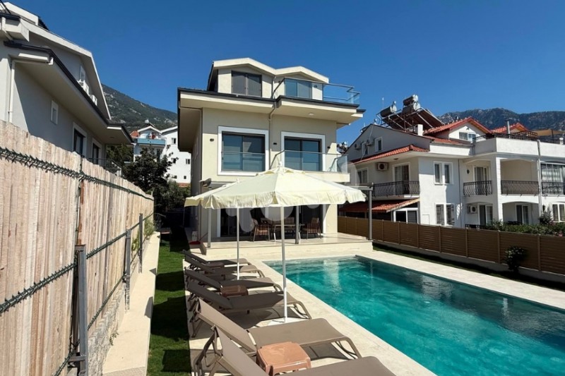 Villa Tuyu 10-75 / Berke Luxury