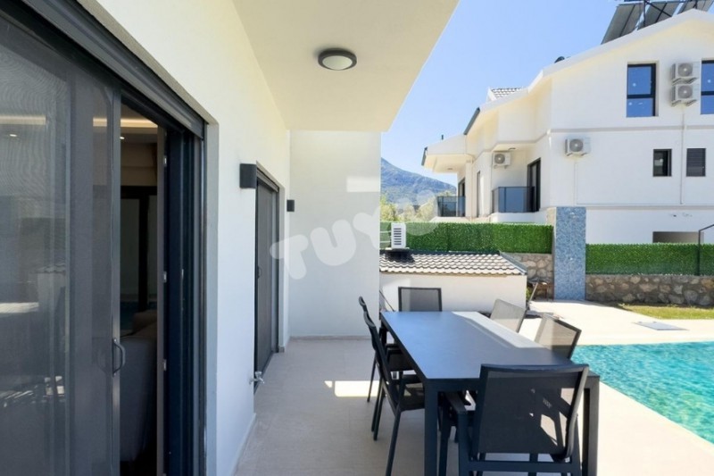 Villa Tuyu 10-77 / Romeo