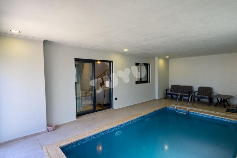Villa Tuyu 10-77 / Romeo