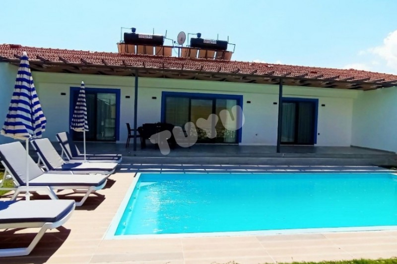 Villa Tuyu 14-10 / Safiri