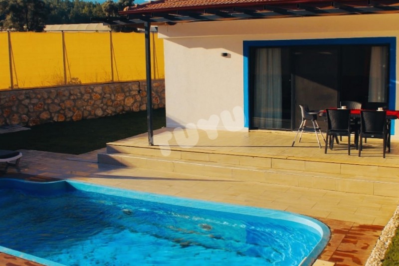 Villa Tuyu 14-12 / Yakuti