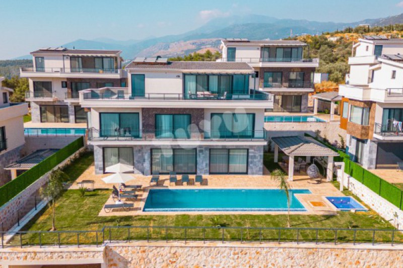 Villa Tuyu 16-31 / Kuvars