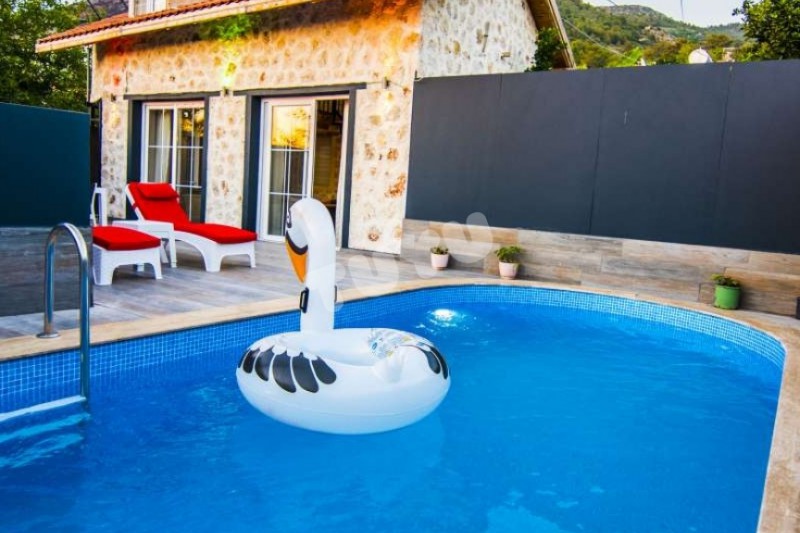 Villa Tuyu 16-37 / Payam 1