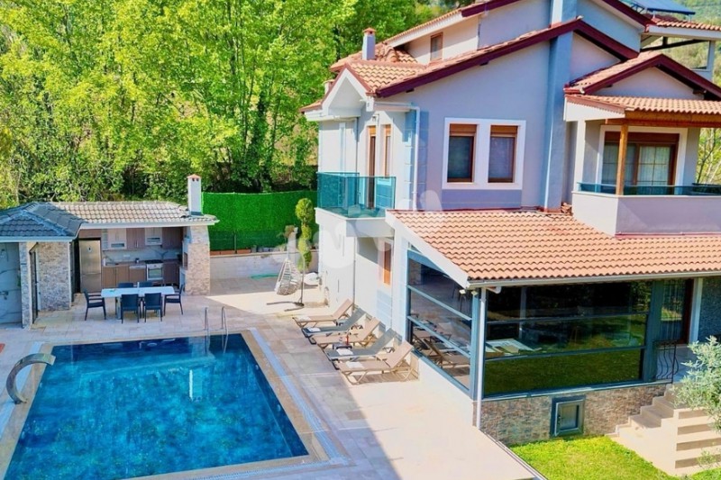 Villa Tuyu 5-6 / Amour