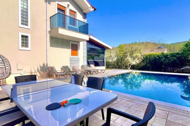 Villa Tuyu 5-6 / Amour