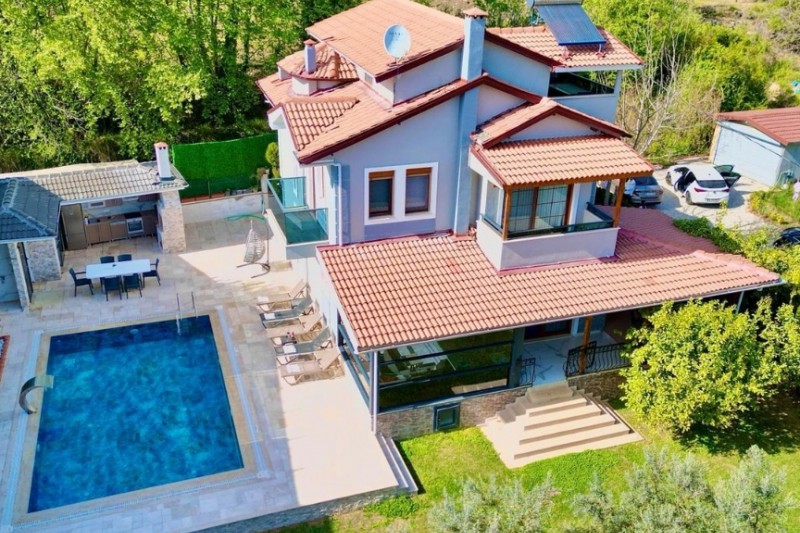 Villa Tuyu 5-6 / Amour
